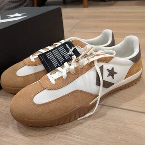 NIB - Converse Run Star Trainer